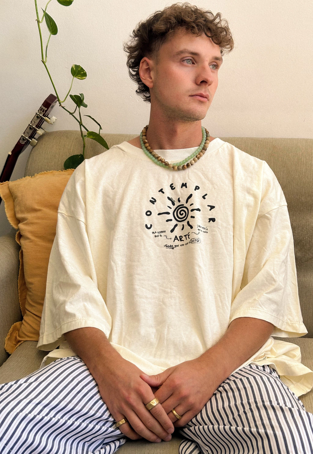 Remera Contemplar oversize - Crudo