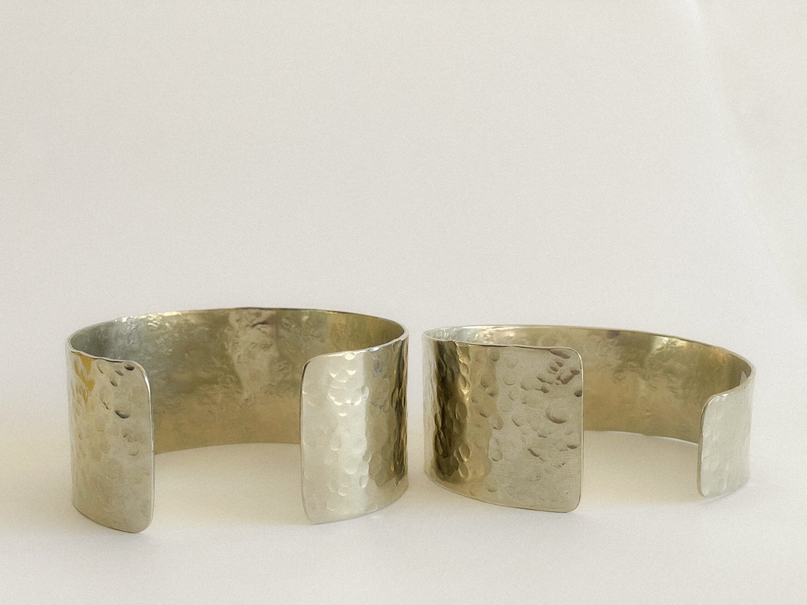Brazalete asimetría - alpaca - Imagen 4